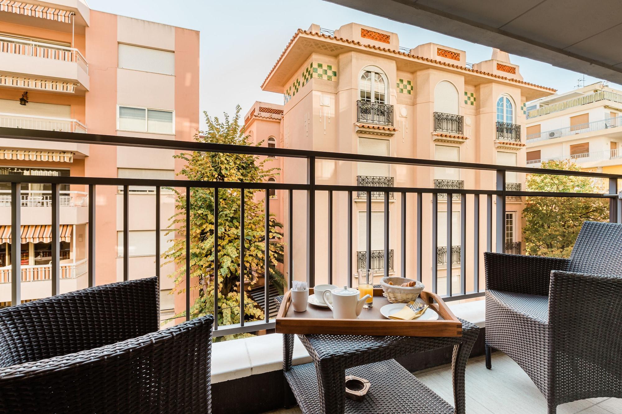 Hotel Helios جوان ليه باه المظهر الخارجي الصورة