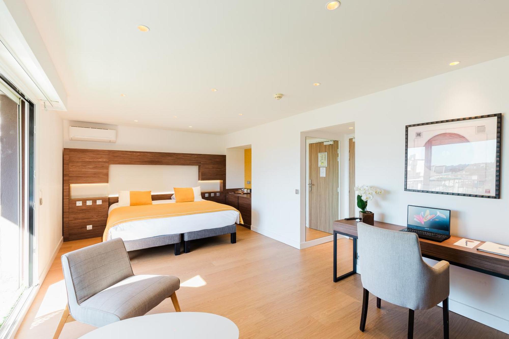 Hotel Helios جوان ليه باه المظهر الخارجي الصورة